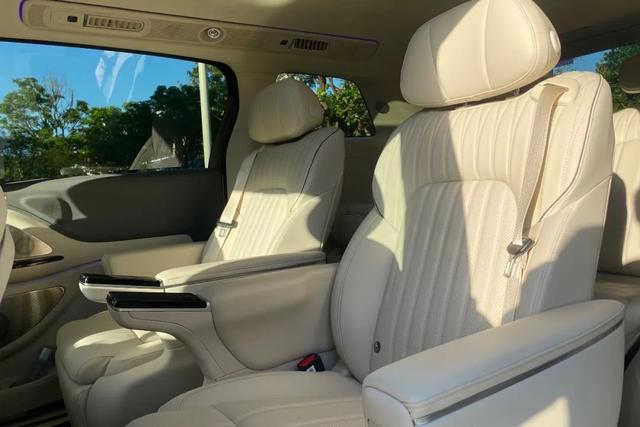 嵐圖夢想家成中高端新能源MPV標桿，11月破萬臺-有駕