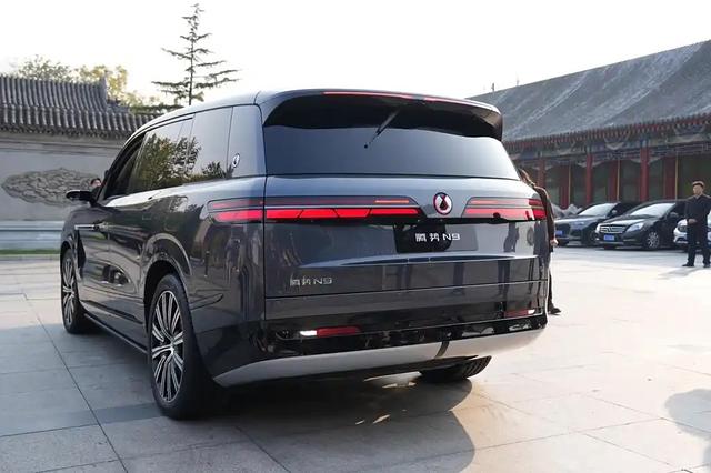 BYD騰勢N9來啦，競爭問界M9，插混引擎爆發925馬力-有駕