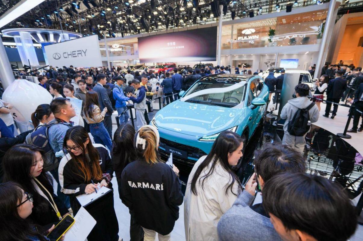 風云T9L驚艷亮相,智美大五座電混SUV,明年三四月上市